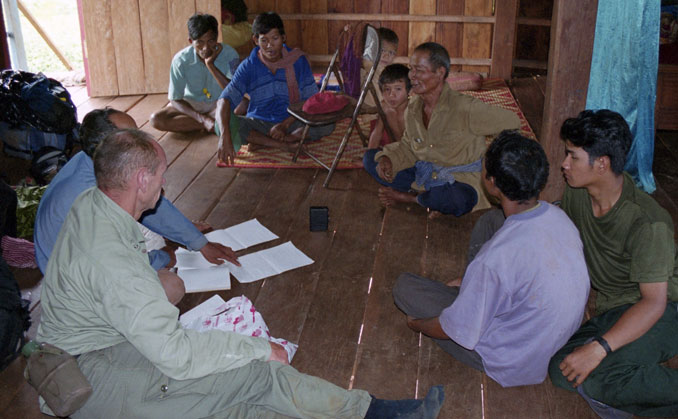 Vogel and Nch&ouml;&ouml;p interviewing one of the last surviving elephant tamers.